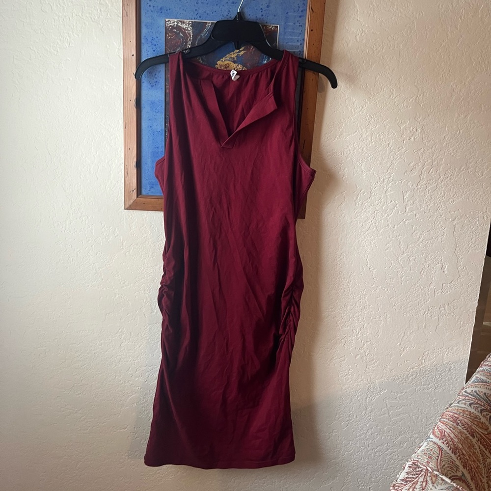 Amazon purchase wore once burgundy ruched formfitting dress